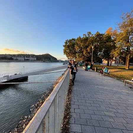 Hanna&rita In The Centre Lonyay 42a 3rd Floor In The Back Yard بودابست
